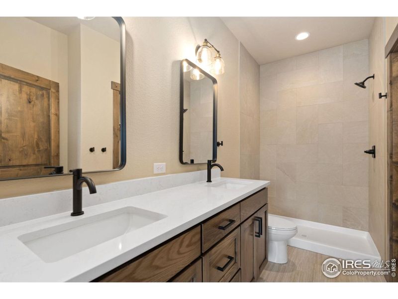 Primary suite with double sinks