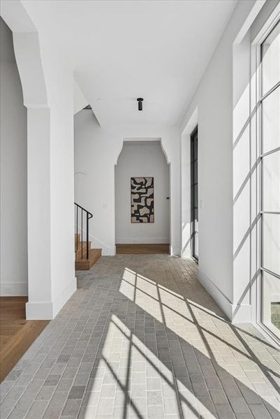 Spacious, unfurnished interior of a new home in , Dallas (Image 25).