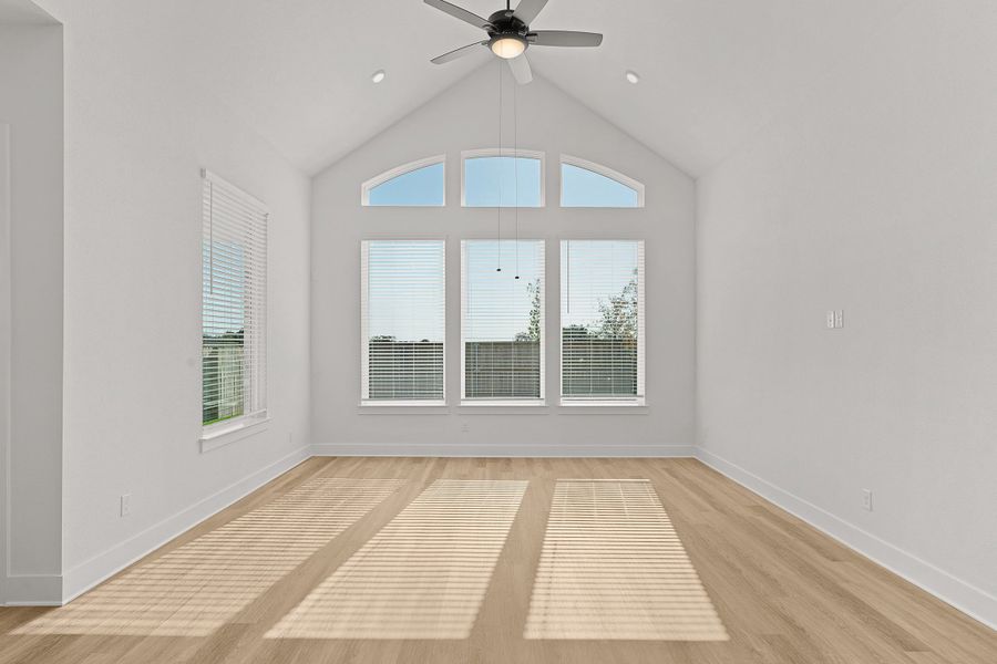 Spacious, unfurnished interior of a new home in Lariat, Liberty Hill (Image 63).