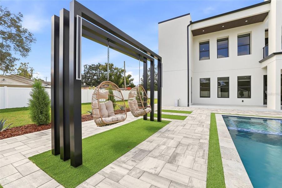 Exterior details and patio area of a home in , Tampa (Image 43).