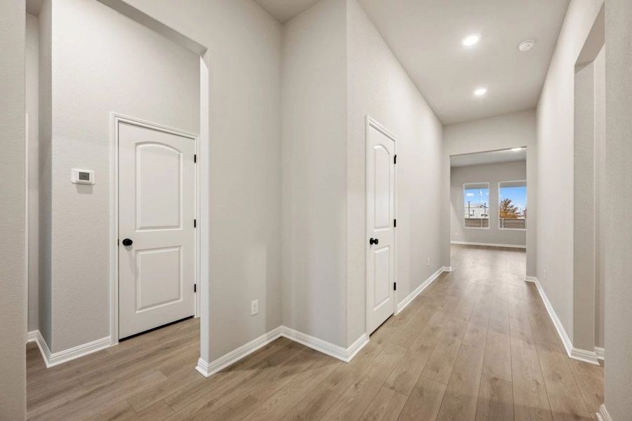 Spacious, unfurnished interior of a new home in Berry Creek Highlands, Georgetown (Image 22).