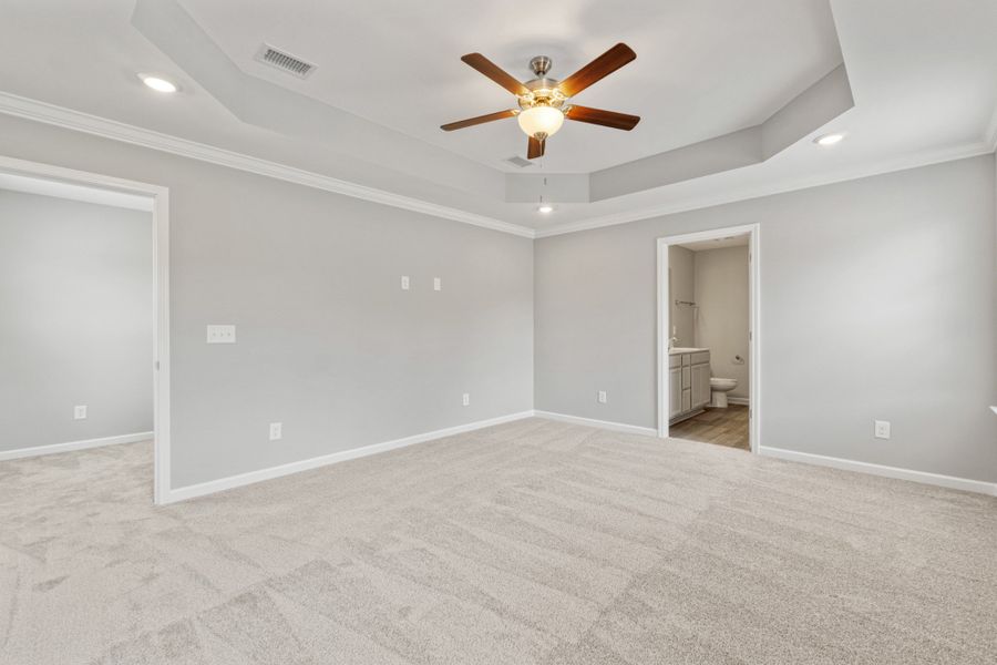 Spacious, unfurnished interior of a new home in Stillwater, Tullahoma (Image 13).