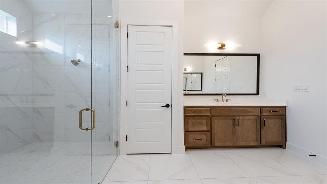 Furnished interior view inside a new home in Enchanted Creek, Lucas (Image 12).