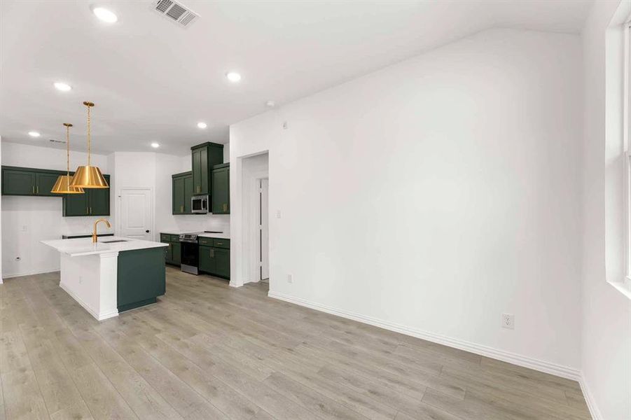 Spacious, unfurnished interior of a new home in Monticello Park, Princeton (Image 24).