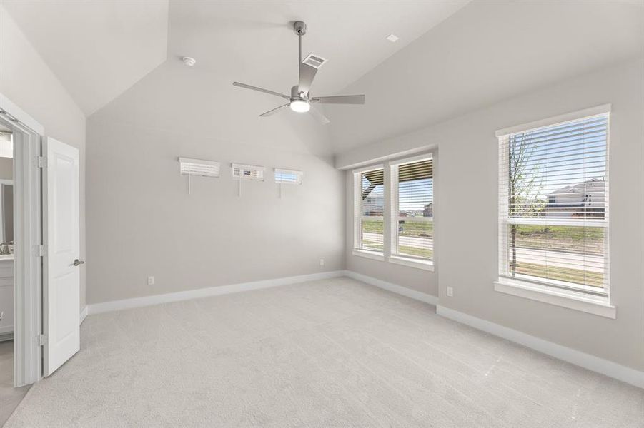Spacious, unfurnished interior of a new home in Villages of Creekwood, Frisco (Image 17).
