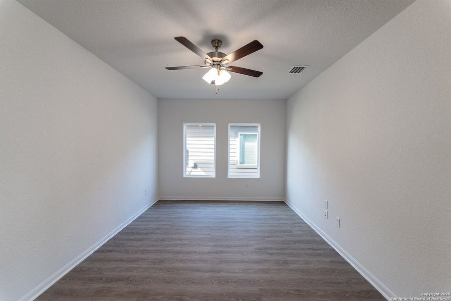 Spacious, unfurnished interior of a new home in Katzer Ranch, Converse (Image 8).