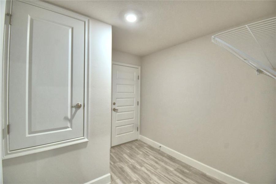 Spacious, unfurnished interior of a new home in , Auburndale (Image 23).