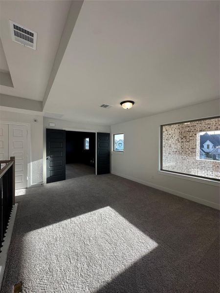 Spacious, unfurnished interior of a new home in Cross Creek West, Fulshear (Image 21).