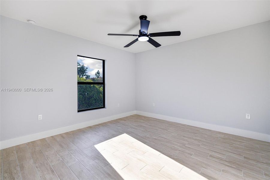 Spacious, unfurnished interior of a new home in , Lehigh Acres (Image 33).