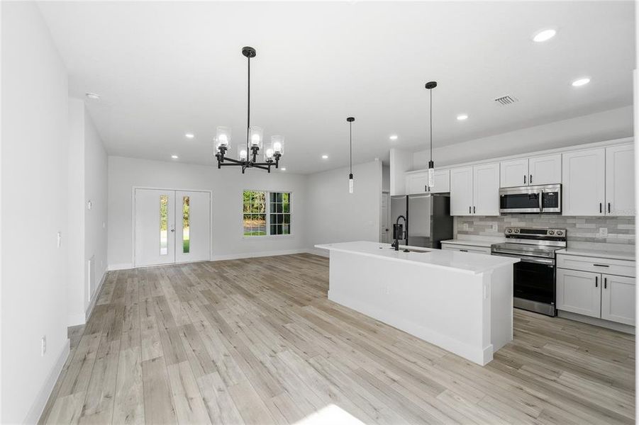 Spacious, unfurnished interior of a new home in , Citrus Springs (Image 25).