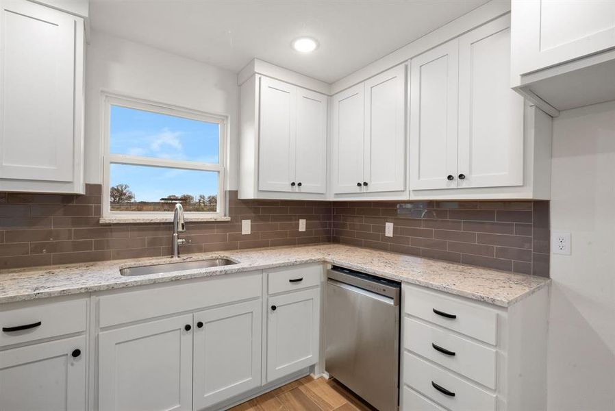 Furnished interior view inside a new home in , Lipan (Image 3).
