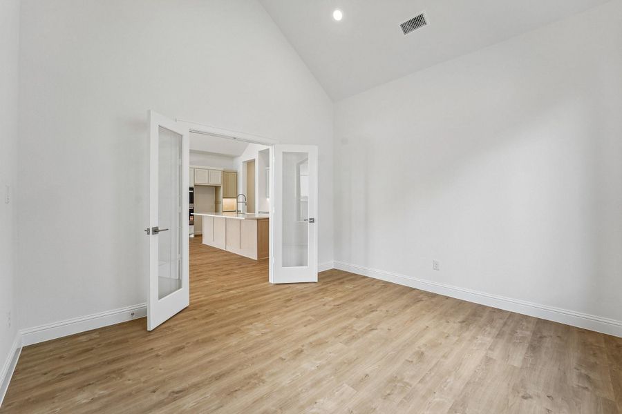 Spacious, unfurnished interior of a new home in Del Bello Lakes 60', Manvel (Image 46).
