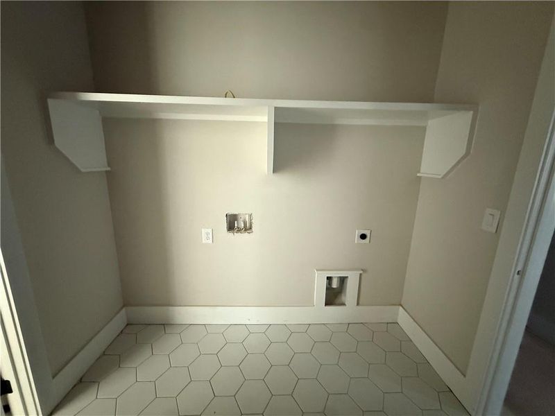 Spacious, unfurnished interior of a new home in , Athens (Image 2). Spacious, unfurnished interior of a new home in , Athens (Image 2).