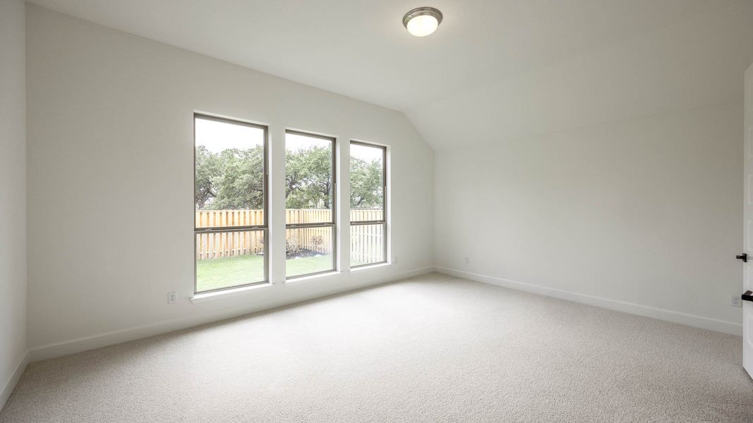 Spacious, unfurnished interior of a new home in Parmer Ranch, Georgetown (Image 21).