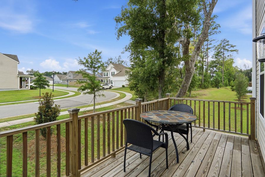 Exterior details and patio area of a home in , Hanahan (Image 3).