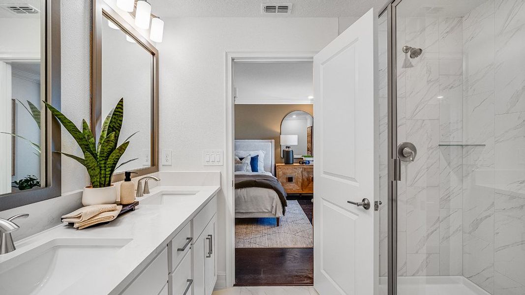 2411 Flagler Owners Bath 2of2 F3 Base2 2411 Flagler Owners Bath 2of2 F3 Base2