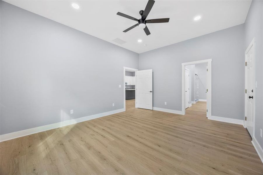 Spacious, unfurnished interior of a new home in , Ennis (Image 25).