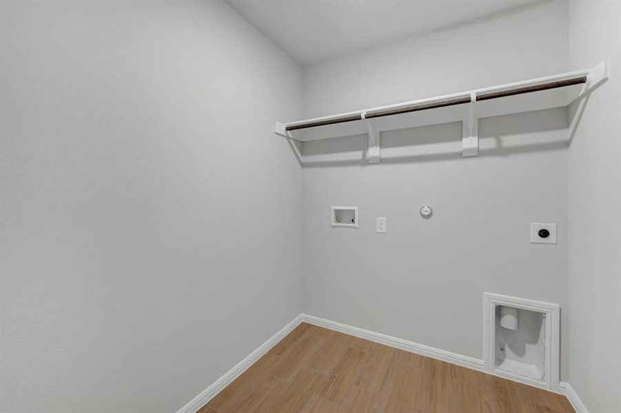 Spacious, unfurnished interior of a new home in Verandah, Royse City (Image 17).