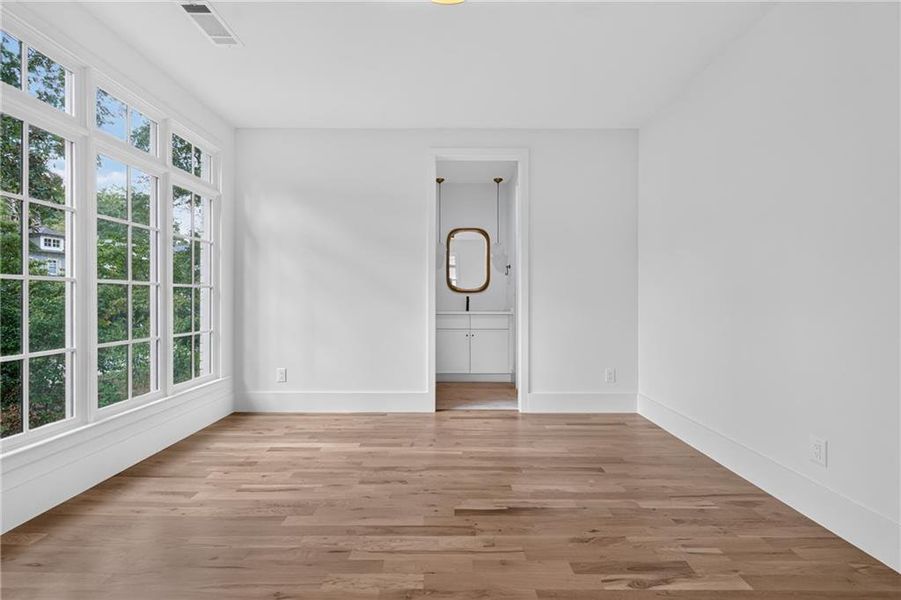 Spacious, unfurnished interior of a new home in , Atlanta (Image 22).