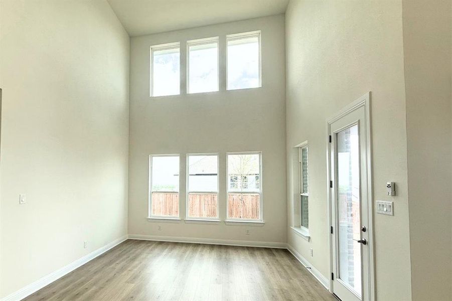 Spacious, unfurnished interior of a new home in Sweetgrass, Haslet (Image 18).