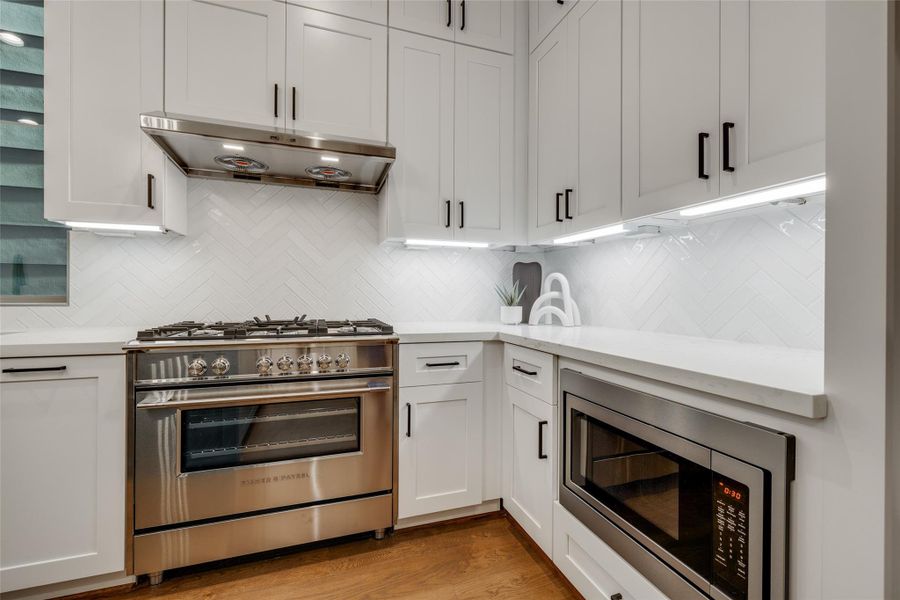 ASK ABOUT CUSTOMIZATION OPTIONS DURING CONSTRUCTION ONLY *MAZZARINO MODEL HOME * PHOTOS MAY SHOW A SIMILAR FLOOR PLAN AND/OR UPGRADED/ALTERNATIVE FINISHES * Please use these photos as a guide *THIS IS AN ACTIVE CONSTRUCTION SITE, BUYERS MUST REQUEST APPOINTMENT TO BE ON PREMISE AT ALL TIMES. ASK ABOUT CUSTOMIZATION OPTIONS DURING CONSTRUCTION ONLY *MAZZARINO MODEL HOME * PHOTOS MAY SHOW A SIMILAR FLOOR PLAN AND/OR UPGRADED/ALTERNATIVE FINISHES * Please use these photos as a guide *THIS IS AN ACTIVE CONSTRUCTION SITE, BUYERS MUST REQUEST APPOINTMENT TO BE ON PREMISE AT ALL TIMES.