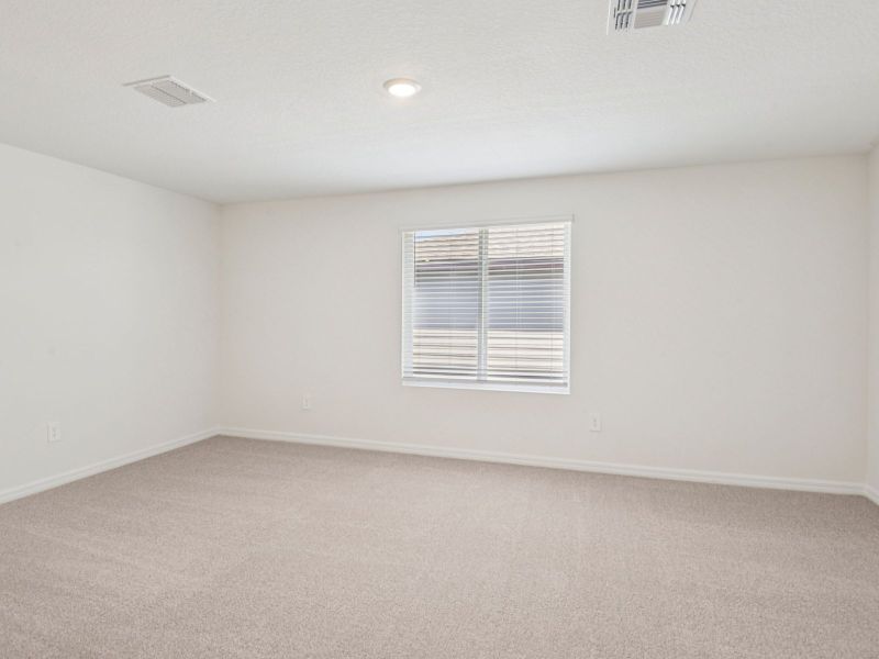 Spacious, unfurnished interior of a new home in Hilltop Vistas, Dade City (Image 19).