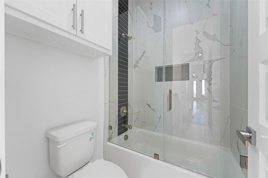 Furnished interior view inside a new home in , Dallas (Image 10).