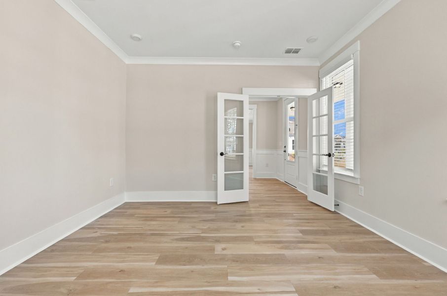 Representative unfurnished interior of a home built from the Laurel by Pulte Homes in SayeBrook, Myrtle Beach (Image 30).
