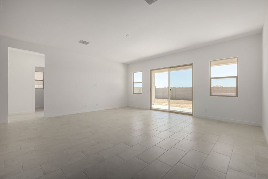 Spacious, unfurnished interior of a new home in Landmarke, San Tan Valley (Image 10). Spacious, unfurnished interior of a new home in Landmarke, San Tan Valley (Image 10).