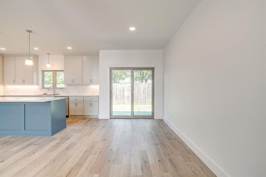 Spacious, unfurnished interior of a new home in , Mineral Wells (Image 33).