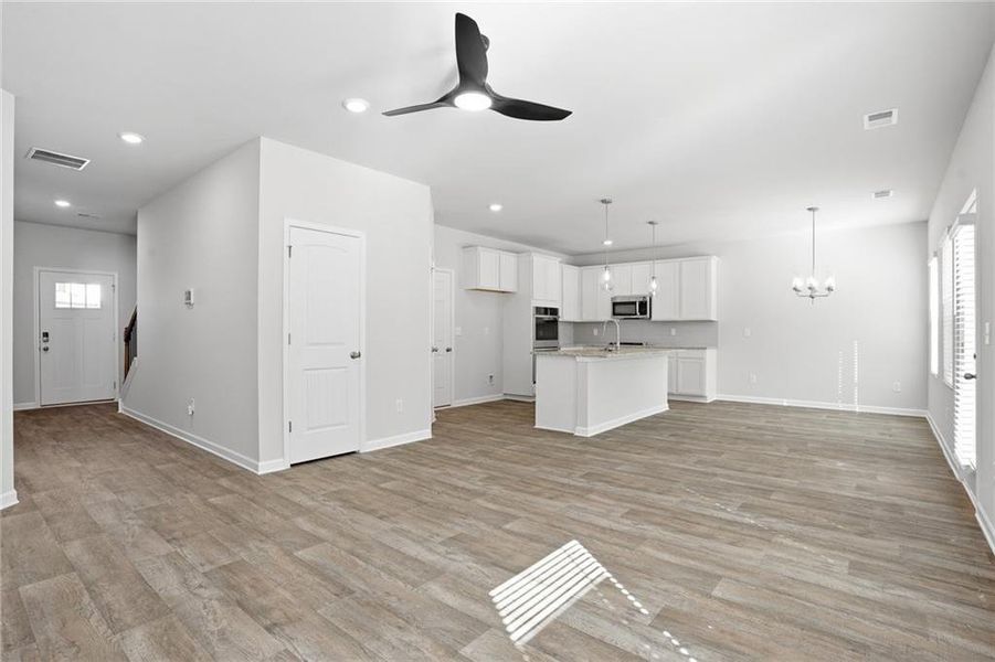 Spacious, unfurnished interior of a new home in Conner Springs, Social Circle (Image 10).