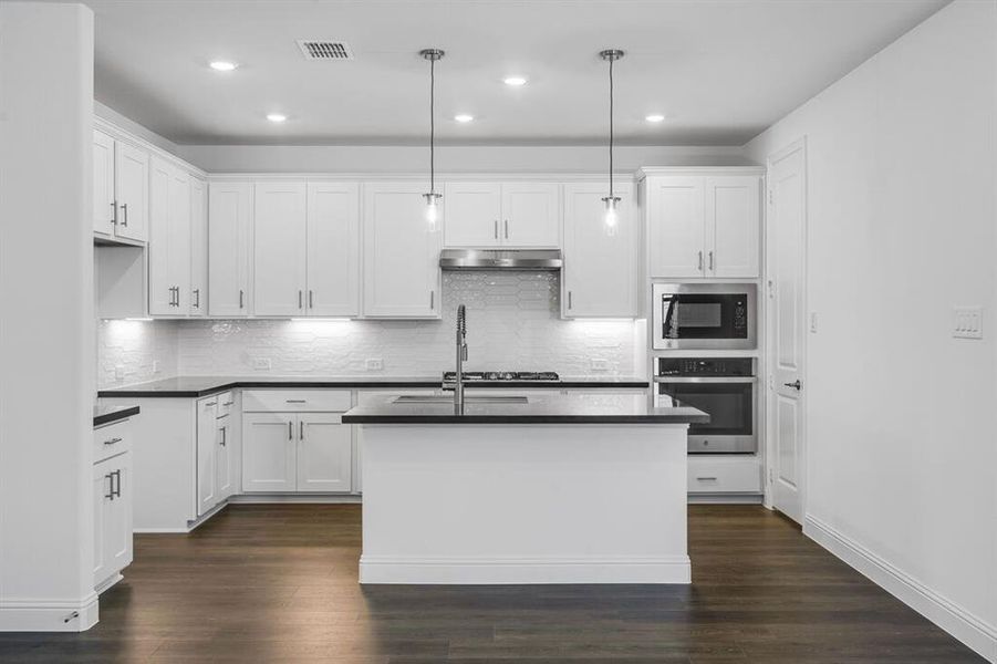 Furnished interior view inside a new home in Cross Creek Meadows 40s, Celina (Image 5). Furnished interior view inside a new home in Cross Creek Meadows 40s, Celina (Image 5).