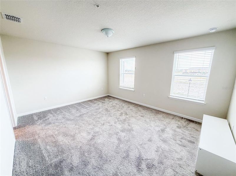 Spacious, unfurnished interior of a new home in , Orlando (Image 21).