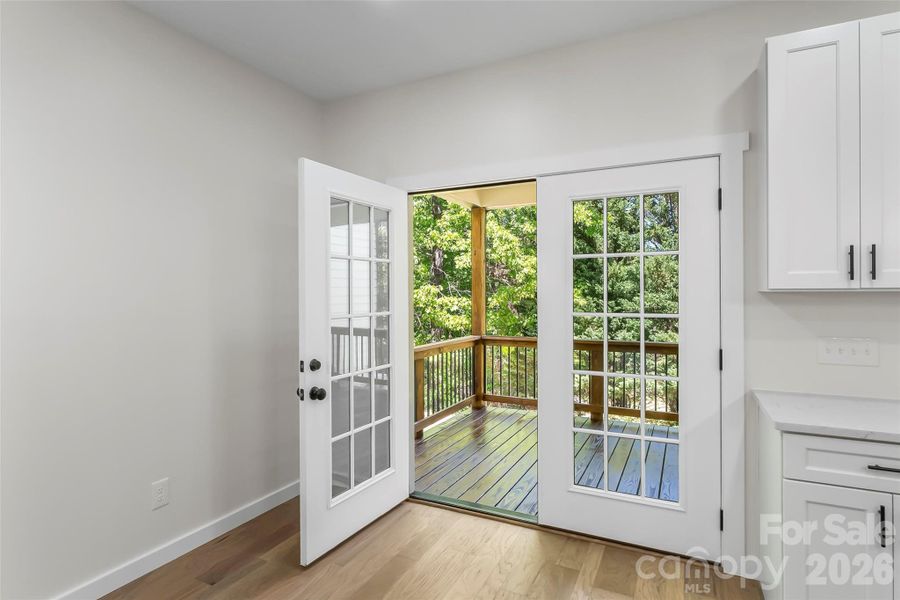 Spacious, unfurnished interior of a new home in , Marion (Image 33).