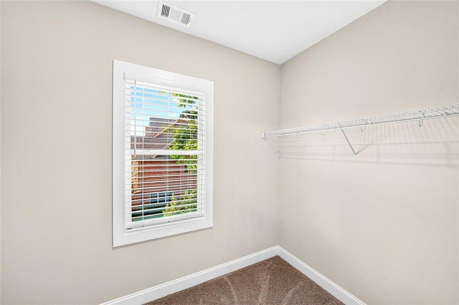 Spacious, unfurnished interior of a new home in , Bishop (Image 60).