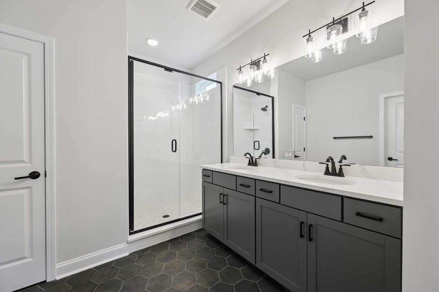 The Goldrush - Owner's Bath The Goldrush - Owner's Bath