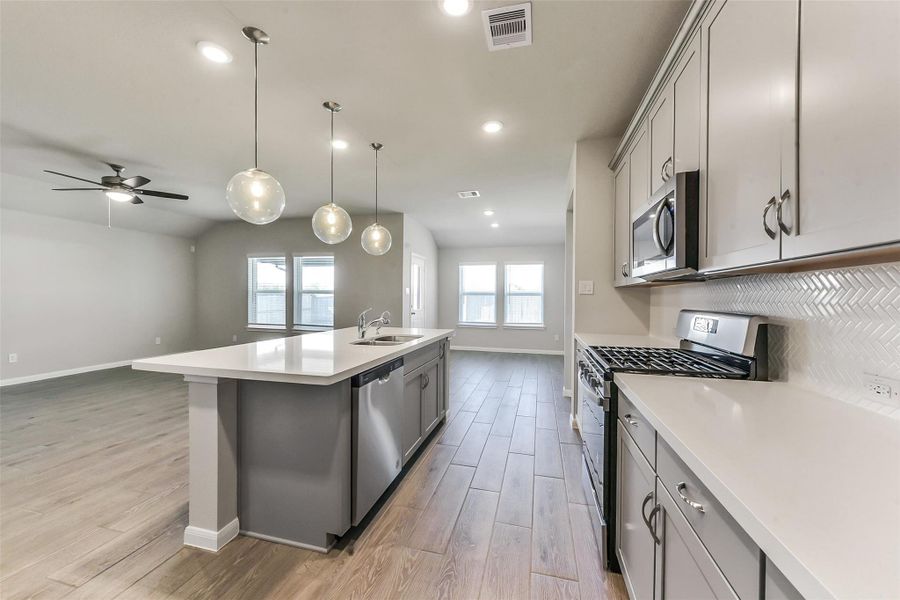 Furnished interior view inside a new home in Sunrise Cove, Texas City (Image 11).