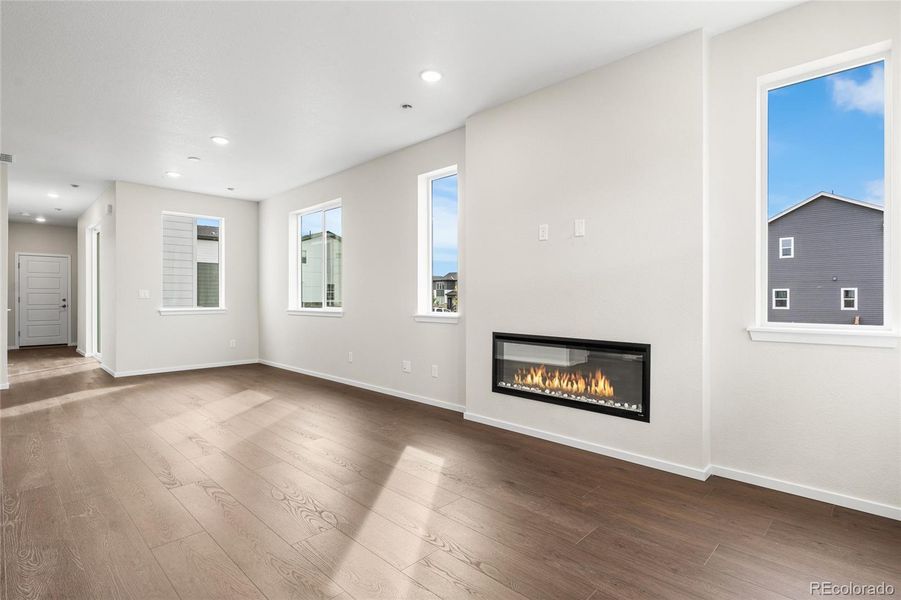 Spacious, unfurnished interior of a new home in Painted Prairie, Aurora (Image 16).