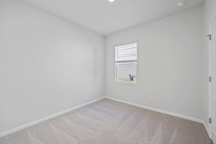 Spacious, unfurnished interior of a new home in , Summerville (Image 14).
