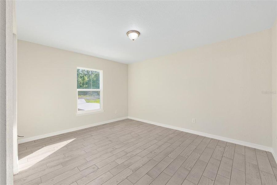 Spacious, unfurnished interior of a new home in , Ocala (Image 30).