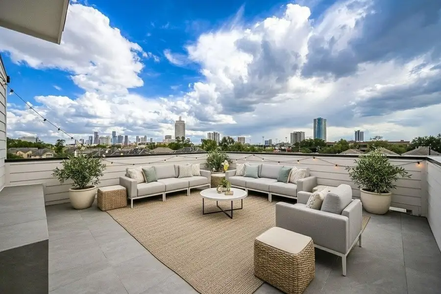 Unobstructed Views of Downtown Skyline & Galleria. Virtually Staged.