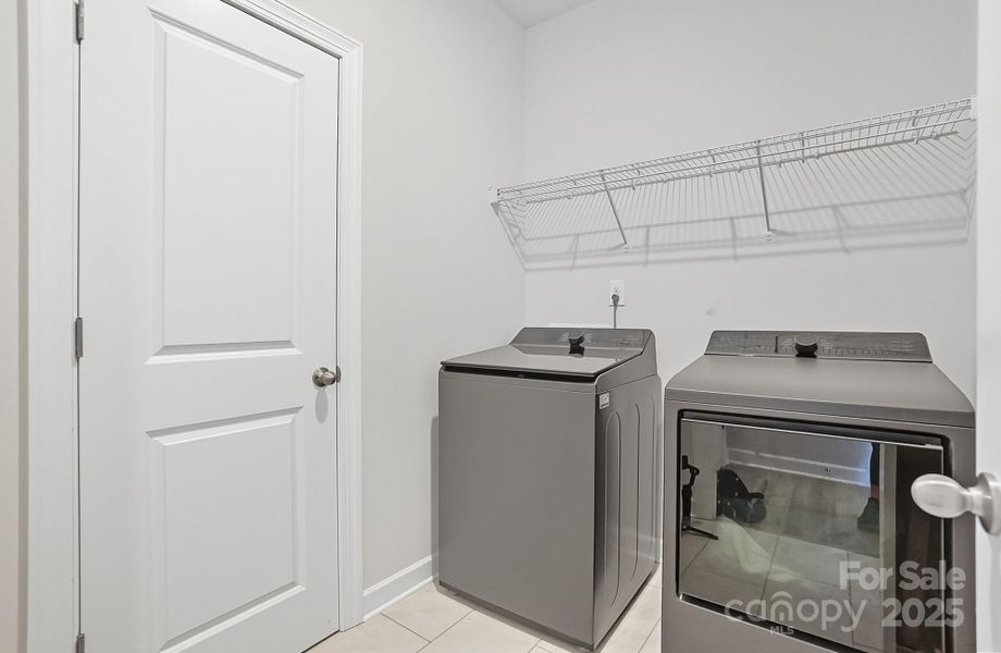 Large laundry room Large laundry room