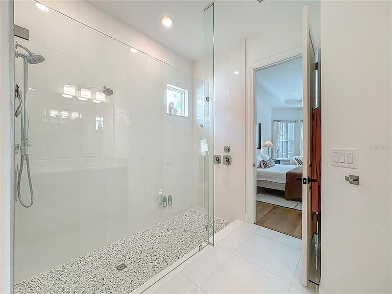 Image 75 of a home in .