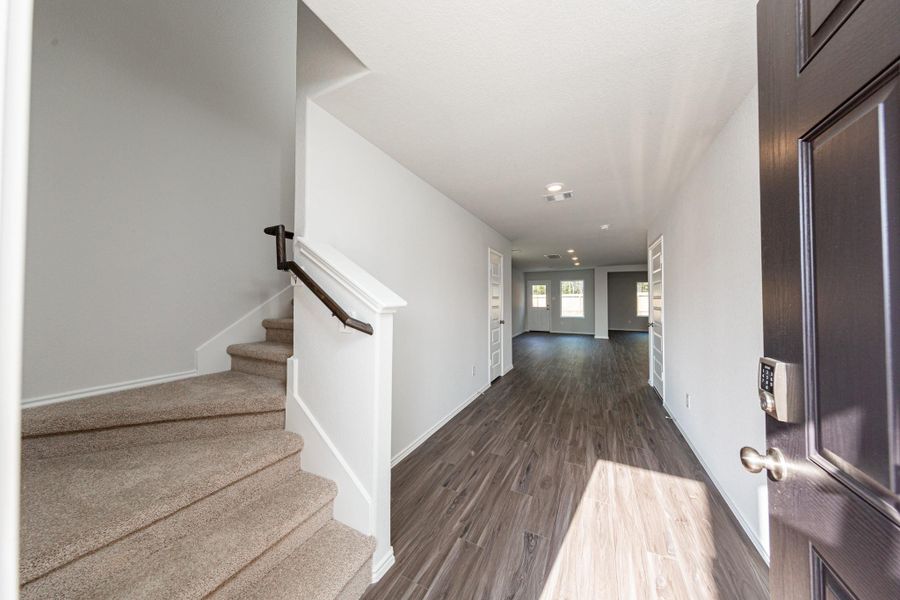 Spacious, unfurnished interior of a new home in Townsend Reserve, Splendora (Image 10).