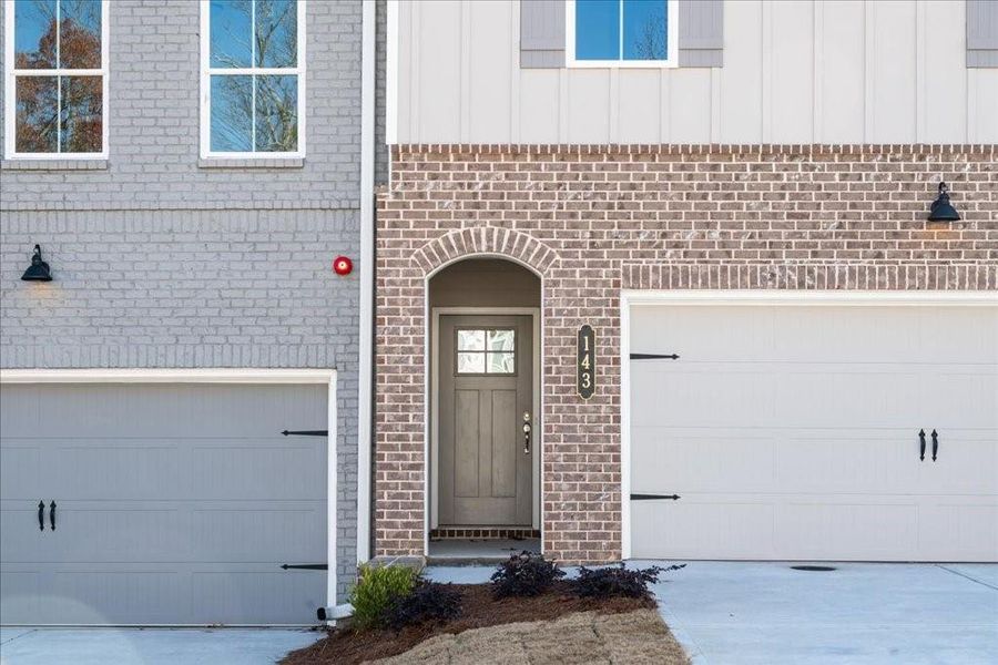 Exterior details and patio area of a home in Bluffs at Bells Ferry, Marietta (Image 3).