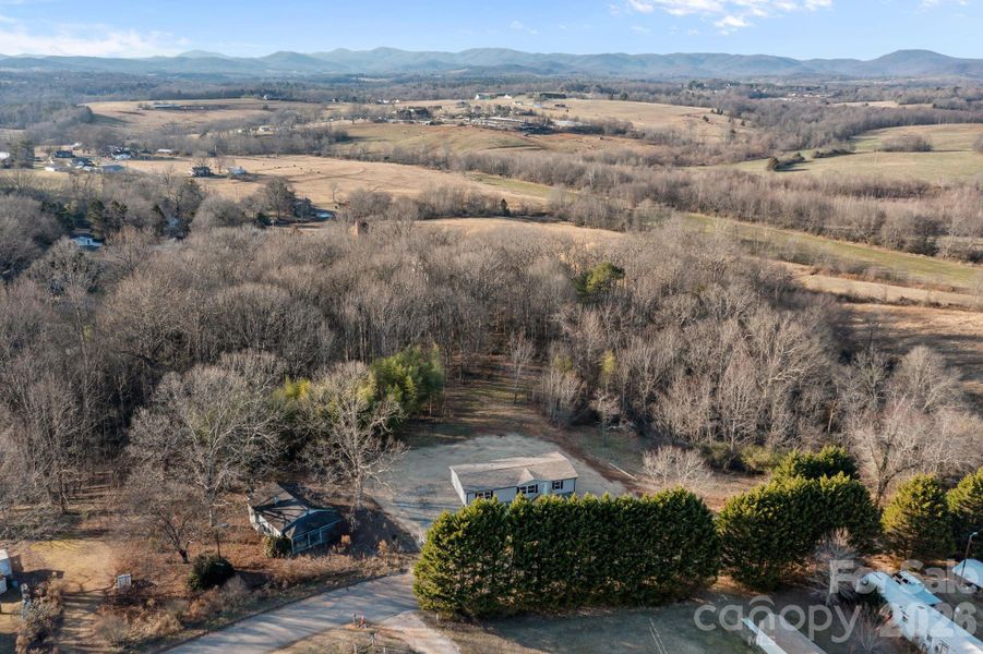 Natural landscape and outdoor views near  in Taylorsville (Image 39).