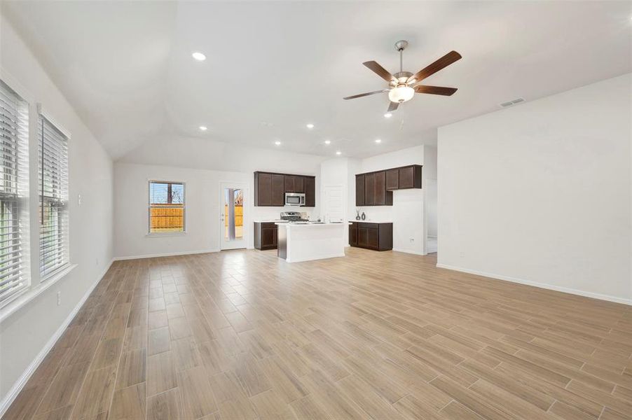 Spacious, unfurnished interior of a new home in Sagebrook, Argyle (Image 24). Spacious, unfurnished interior of a new home in Sagebrook, Argyle (Image 24).