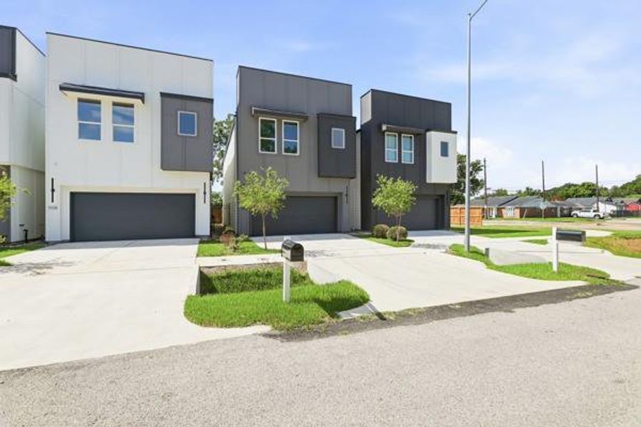 Front exterior of a new home in , Houston, TX, highlighting curb appeal (Image 19).