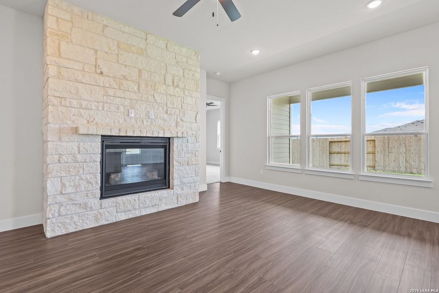 Spacious, unfurnished interior of a new home in Homestead, Schertz (Image 25).
