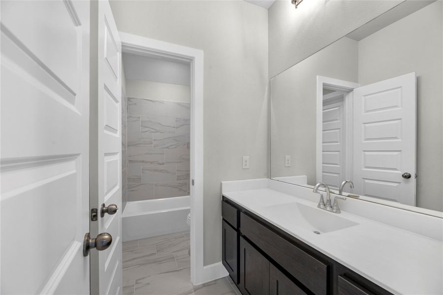 Furnished interior view inside a new home in Cross Creek West - 55', Fulshear (Image 7). Furnished interior view inside a new home in Cross Creek West - 55', Fulshear (Image 7).